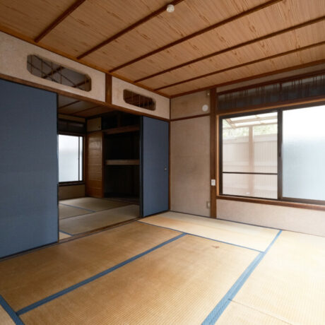 大阪市内の片隅に残る、昭和初期に建設された貸家群の最後の１棟