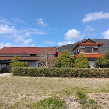 出雲大社にほど近い集落に建つ古民家
