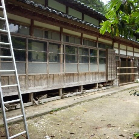 珠洲市 築100年 能登らしい趣のある外観が魅力の古民家【売却・古材利活用】