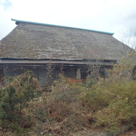 築約170年の茅葺屋根の古民家住宅