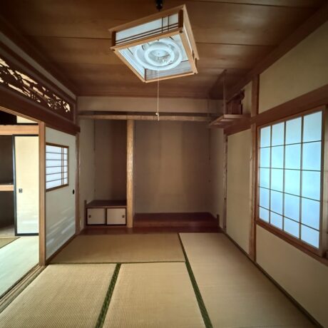 【阿賀町津川】中心地に建つ麒麟山公園至近のすぐ住める家
